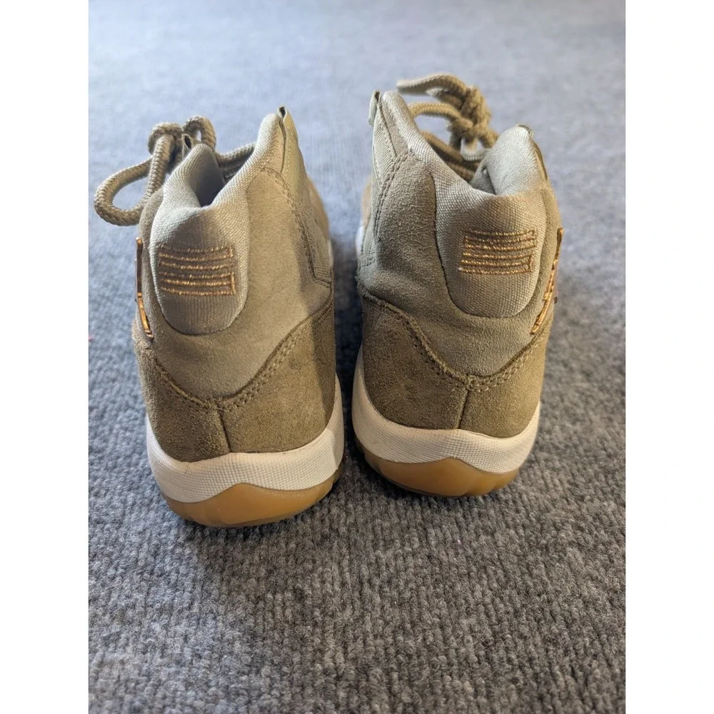 Air Jordan 11 Retro Olive Lux Size 8 AR0715-200 Metallic Neutral Olive Gum
